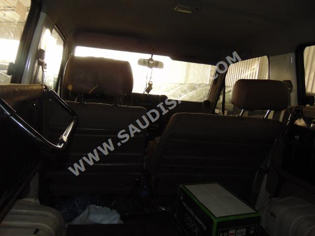 2010 تويوتا لاند كروزر ربع