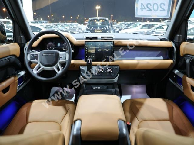 2024 لاند روفر ديفيندر اتش اس اي