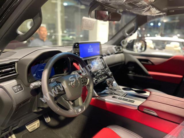 2023 لكزس إل إكس 600