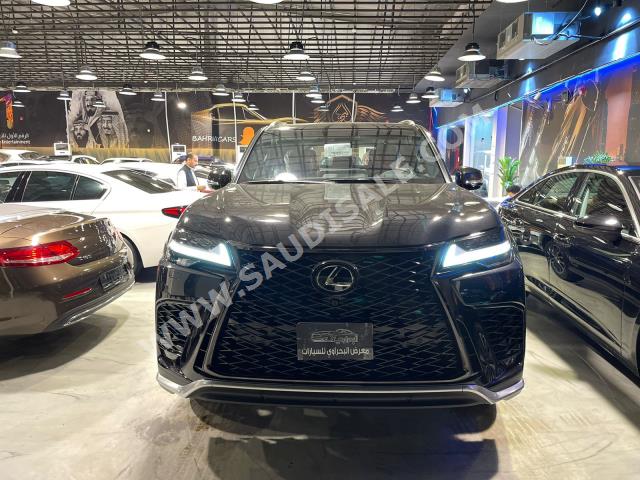 2023 لكزس إل إكس 600