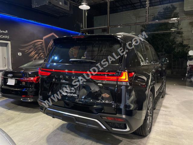 2023 لكزس إل إكس 600