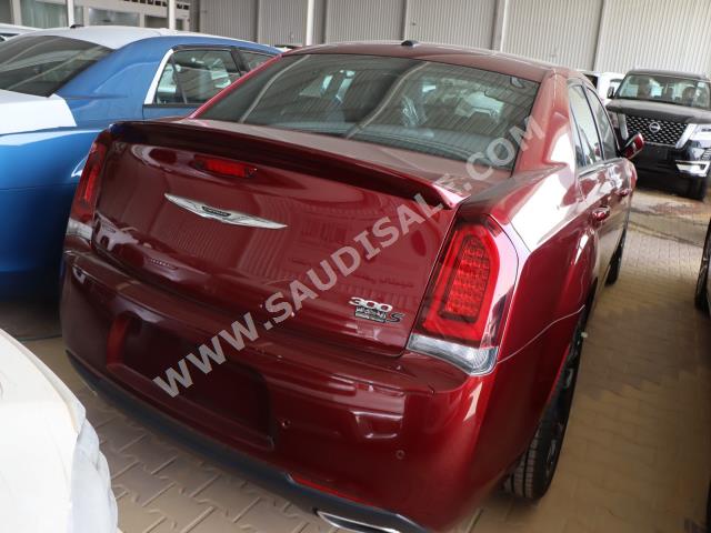 2022 كرايسلر 300 اس