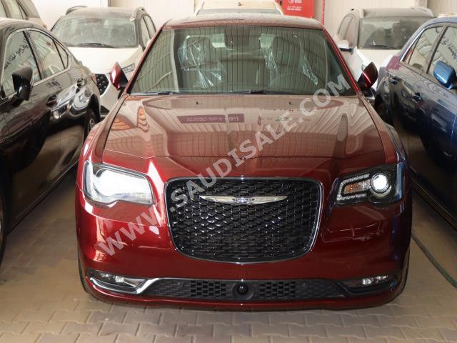 2022 كرايسلر 300 اس