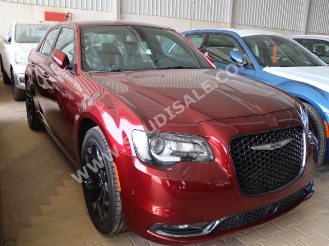2022 كرايسلر 300 اس