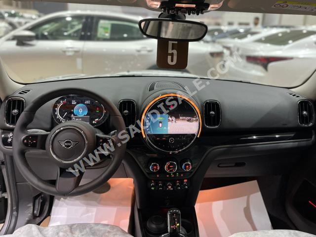 2023 ميني كونتري مان