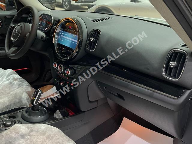 2023 ميني كونتري مان