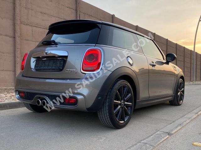 2017 ميني كوبر اس