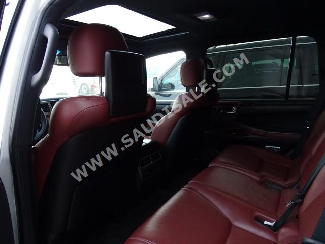 2014 Lexus LX 570