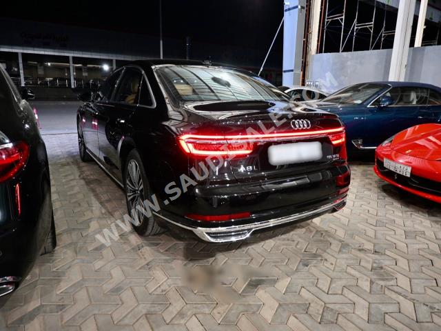 2019 اودي اي 8 ال