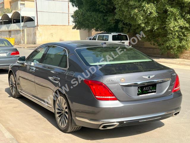 2017 جينيسيس جي 90