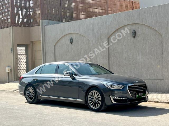 2017 جينيسيس جي 90