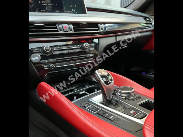 2015 بي ام دبليو الفئة اكس 6 إم كت