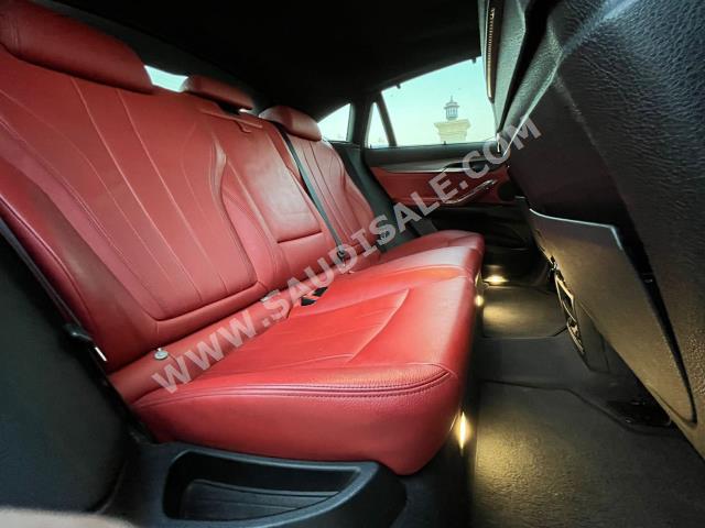 2015 بي ام دبليو الفئة اكس 6 إم كت