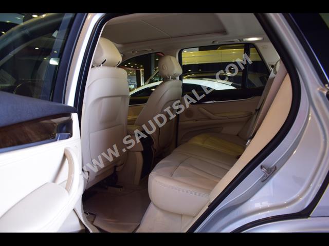 2017 بي ام دبليو الفئة اكس 5