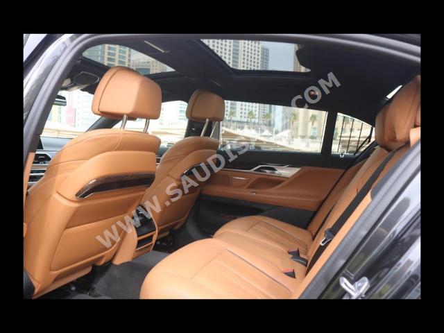 2022 بي ام دبليو الفئة السابعة 730 إل أي