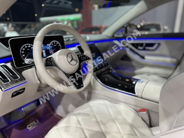2022 مرسيدس - بنز إس 680 مايباخ