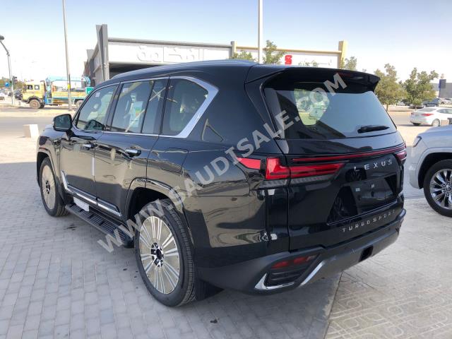 2023 لكزس إل إكس 600