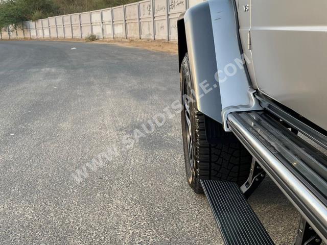 2017 مرسيدس - بنز جي 500 4×4