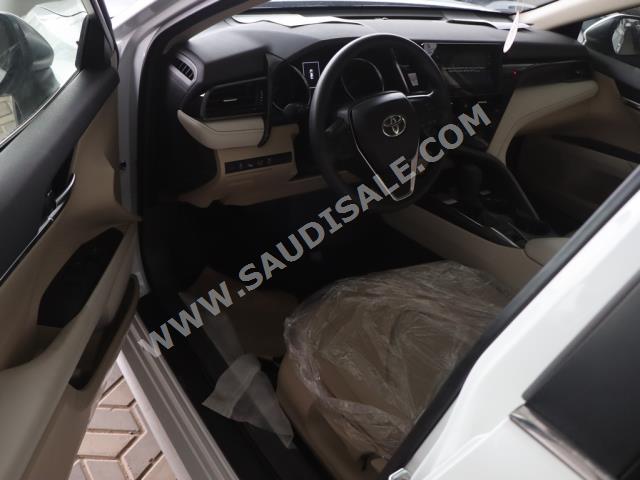 2023 تويوتا كامري ال اي