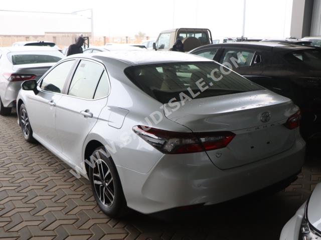 2023 تويوتا كامري ال اي