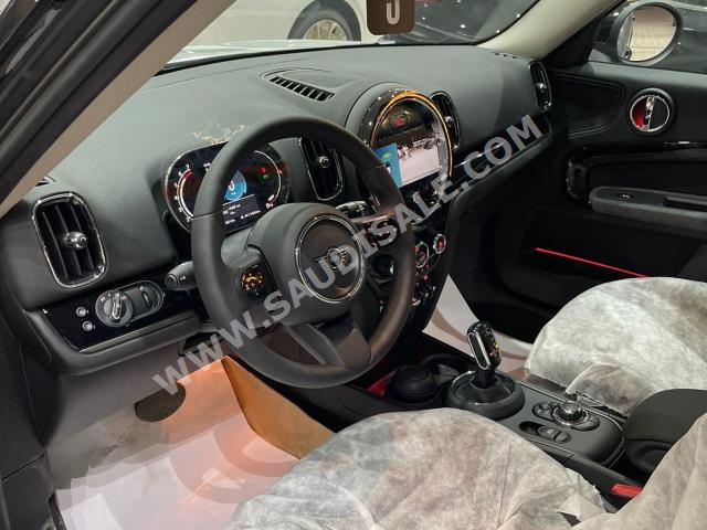 2023 ميني كونتري مان