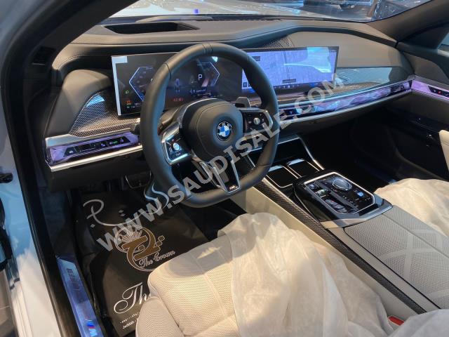 2024 بي ام دبليو الفئة السابعة 735 إل أي