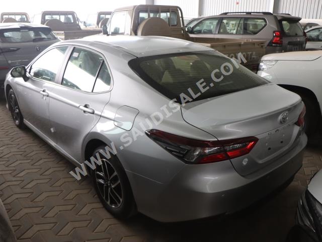 2023 تويوتا كامري ال اي