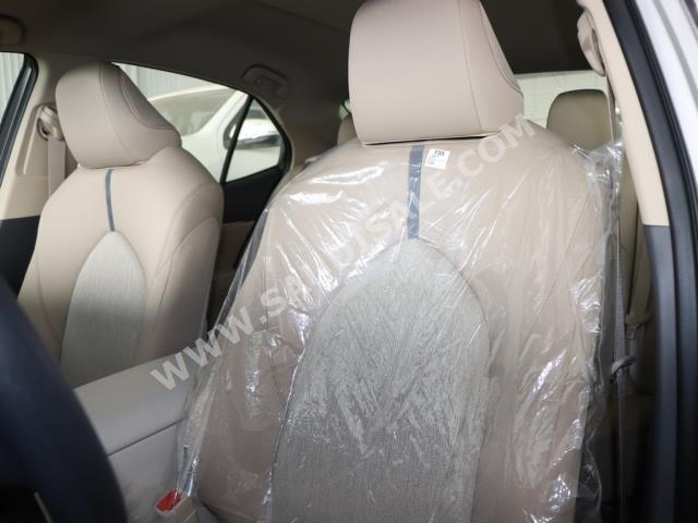 2023 تويوتا كامري ال اي