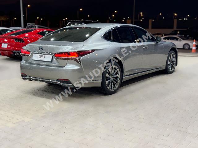 2018 لكزس إل إس 500إتش