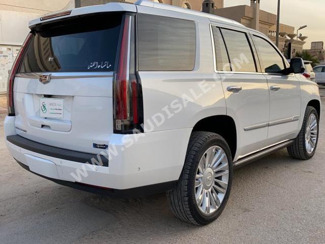 2018 كاديلاك اسكاليد بلاتينيوم