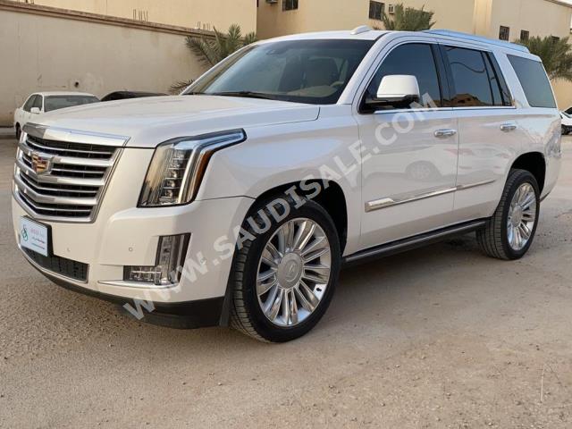 2018 كاديلاك اسكاليد بلاتينيوم