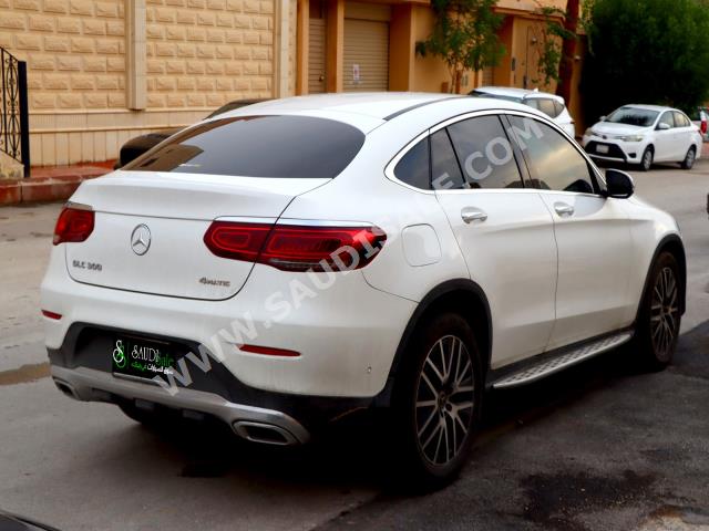 2020 مرسيدس - بنز جي إل سي 300