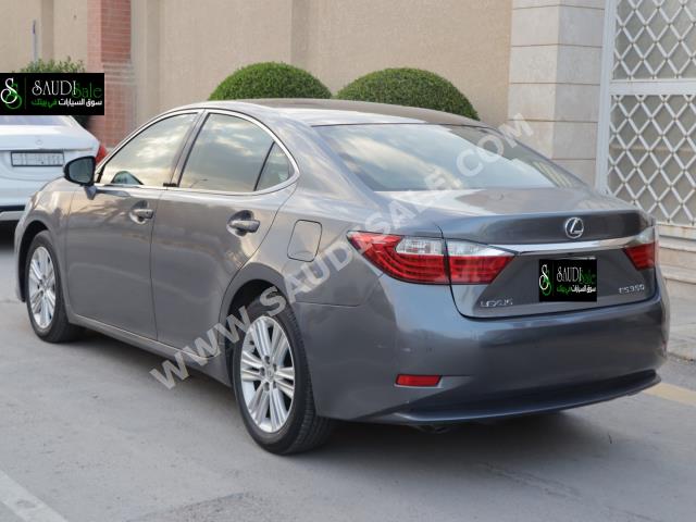 2013 لكزس إي إس 350