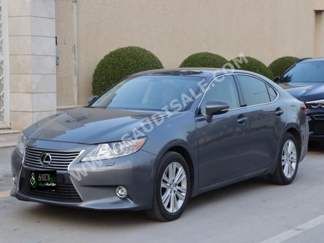 2013 لكزس إي إس 350