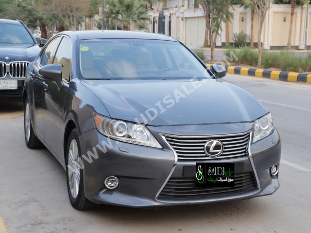 2013 لكزس إي إس 350