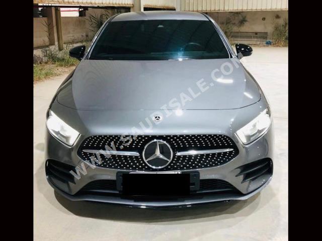 2022 مرسيدس - بنز أي 200