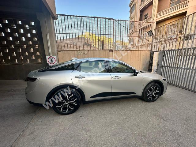 2023 تويوتا كراون بريميوم