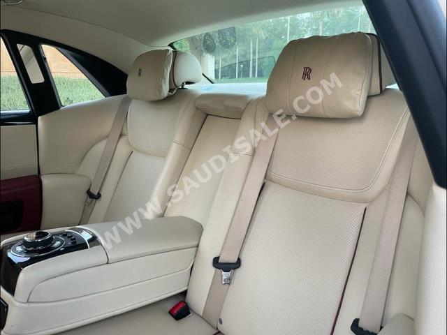 2016 رولز رويس قوست