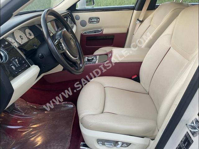 2016 رولز رويس قوست