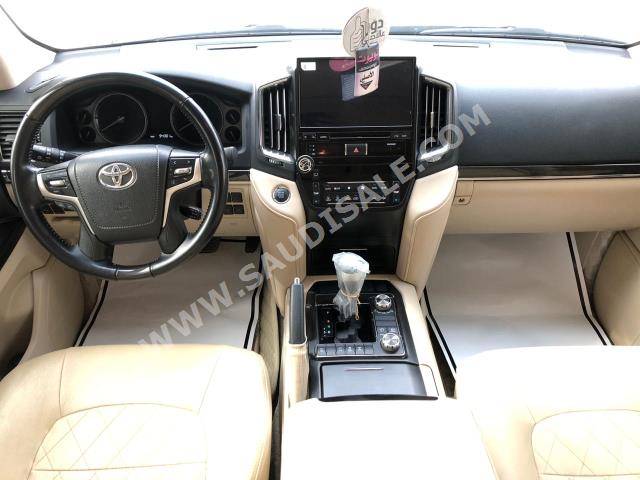 2020 تويوتا لاند كروزر جي اكس ار