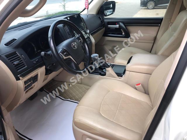 2020 تويوتا لاند كروزر جي اكس ار