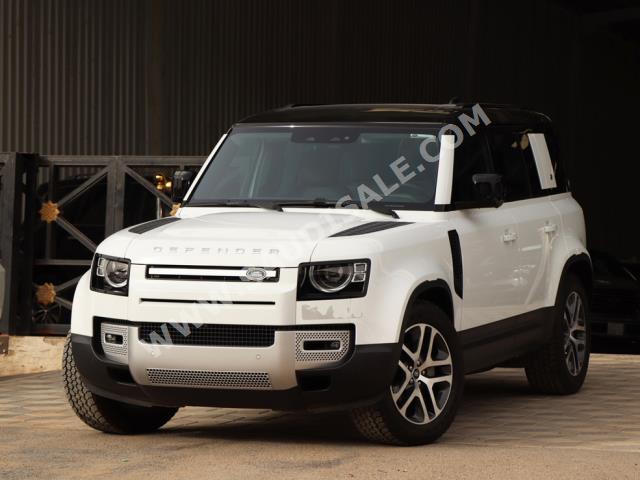 2022 لاند روفر ديفيندر اتش اس اي