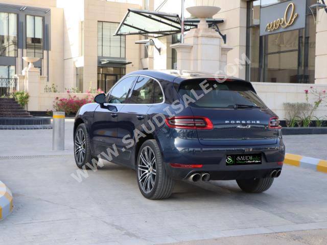 2015 بورش ماكان اس