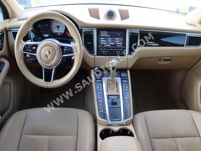 2015 بورش ماكان اس