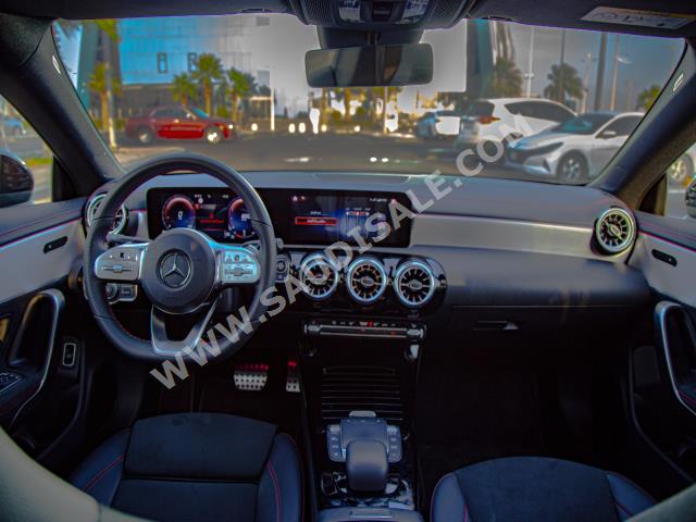 2022 مرسيدس - بنز سي إل أي 200 أي إم جي