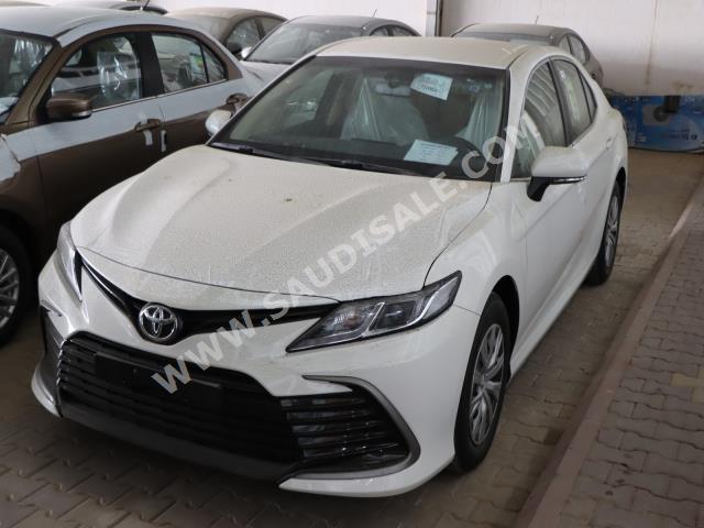 2023 تويوتا كامري ال اي