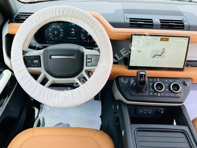 2022 لاند روفر ديفيندر