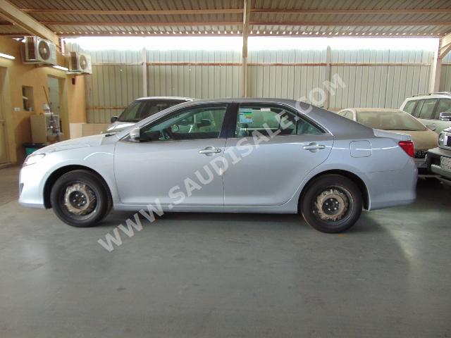 2015 تويوتا كامري جي ال