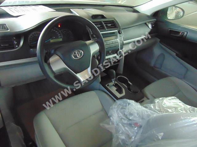 2015 تويوتا كامري جي ال