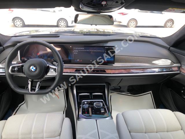 2023 بي ام دبليو الفئة السابعة 740أي